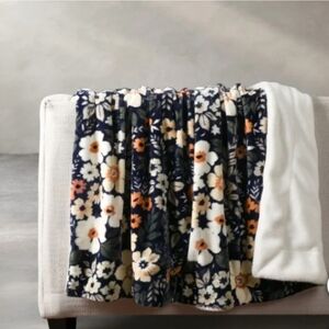 Life comfort ultimate faux-fur throw, New